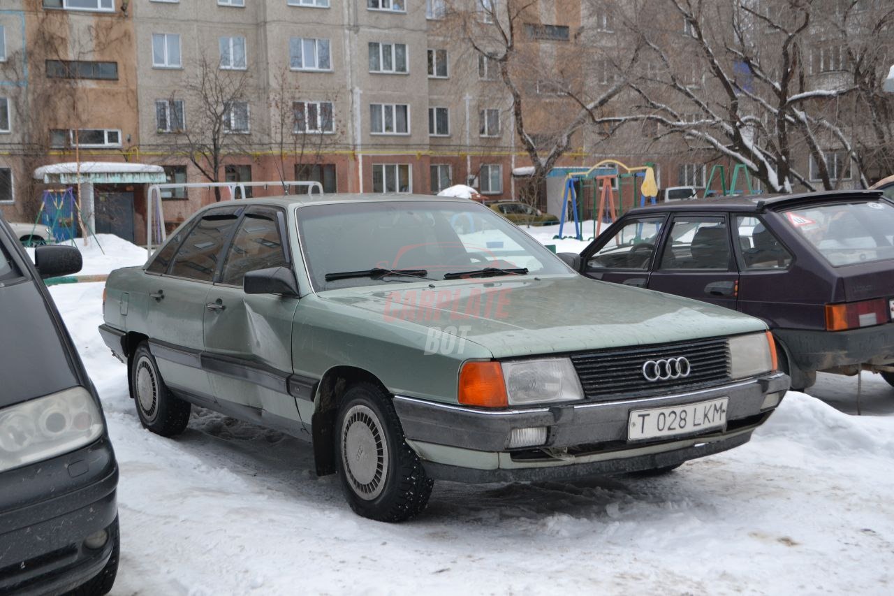 Audi 100