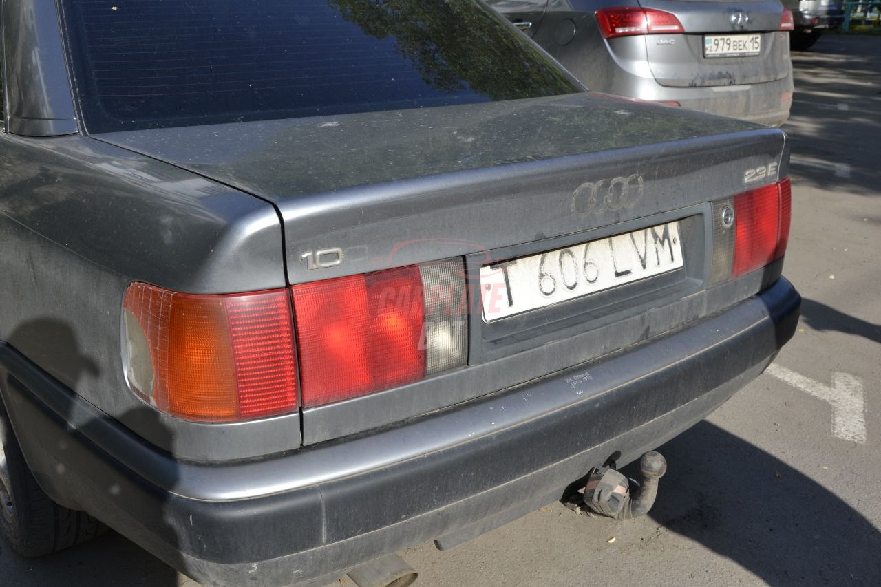 Audi 100