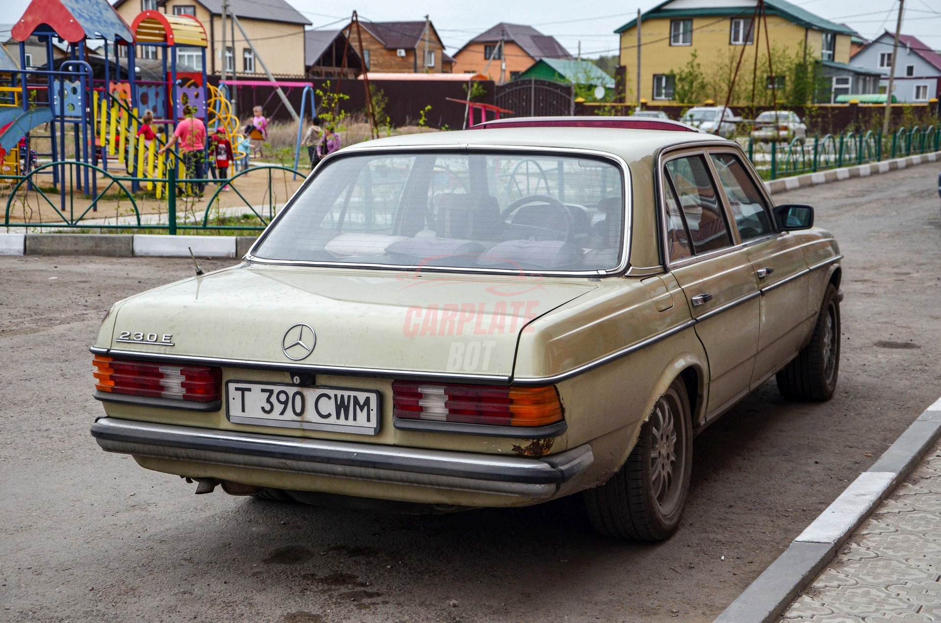 Mercedes-Benz W123