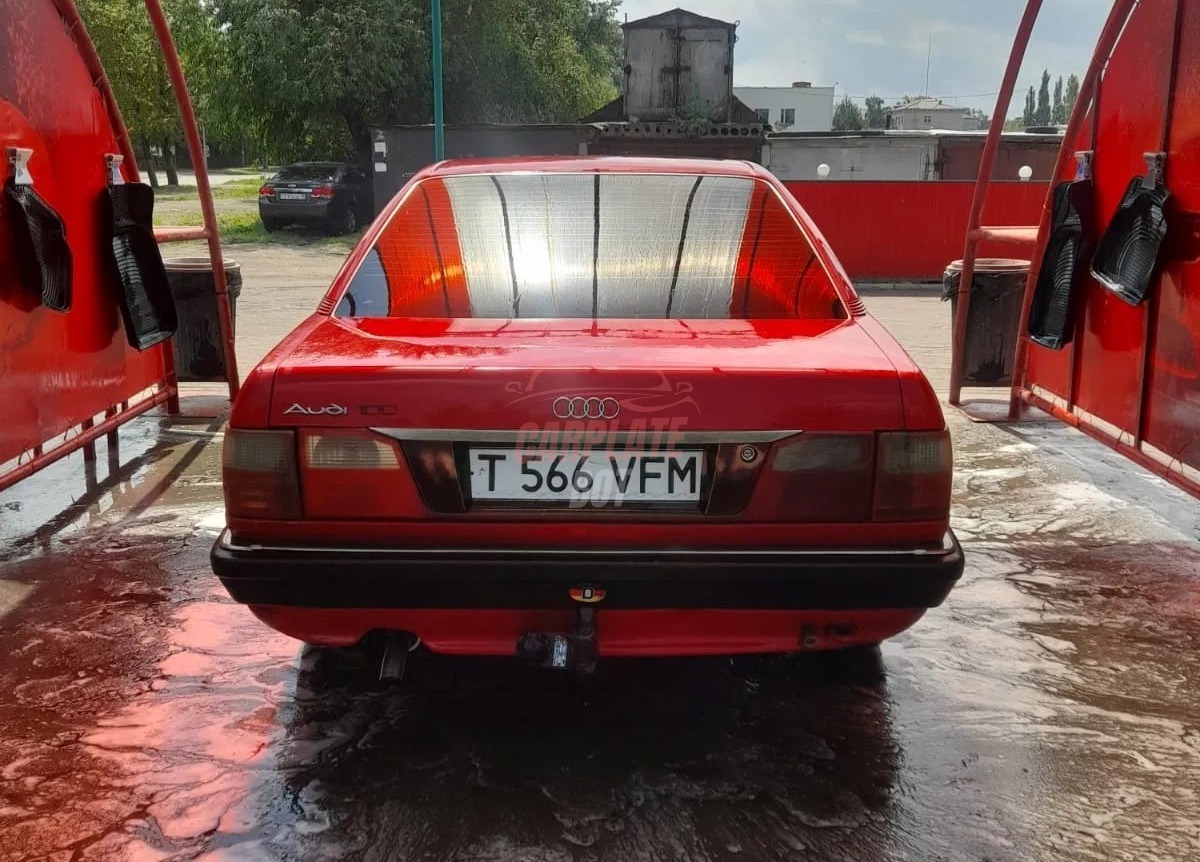 Audi 100