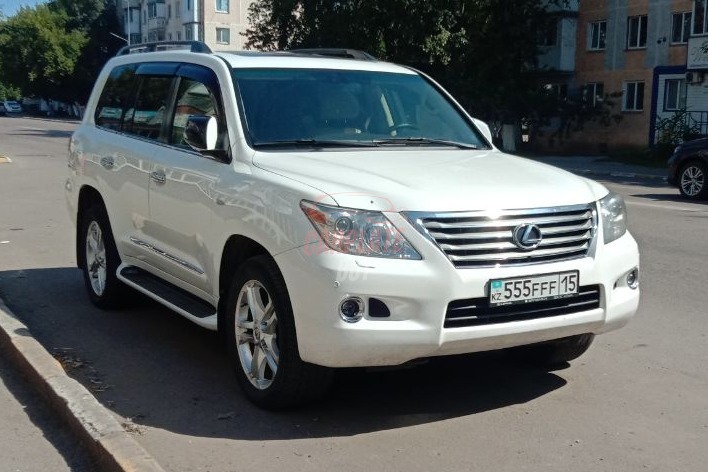 Lexus LX